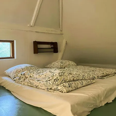 Feriehus Peaceful Summer House Near Ulvemosehule Forest *