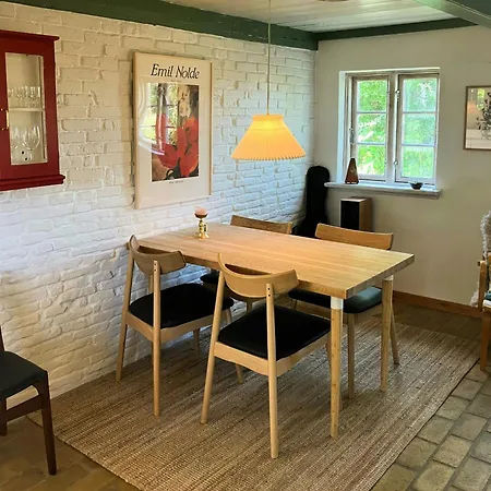 Peaceful Summer House Near Ulvemosehule Forest Glamsbjerg