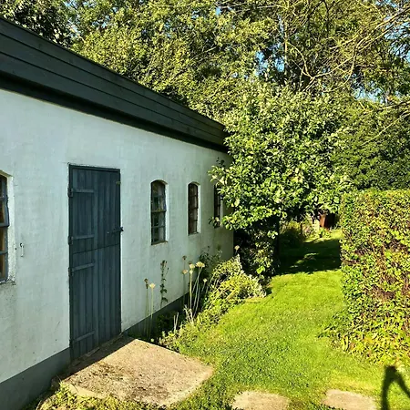 Feriehus Peaceful Summer House Near Ulvemosehule Forest Glamsbjerg