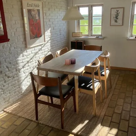 Feriehus Peaceful Summer House Near Ulvemosehule Forest Glamsbjerg