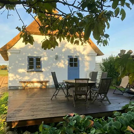 Peaceful Summer House Near Ulvemosehule Forest Feriehus *