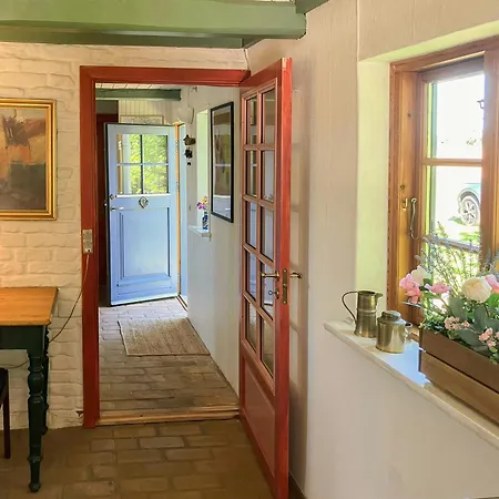 Peaceful Summer House Near Ulvemosehule Forest *