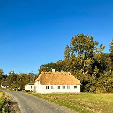 Peaceful Summer House Near Ulvemosehule Forest Feriehus Glamsbjerg